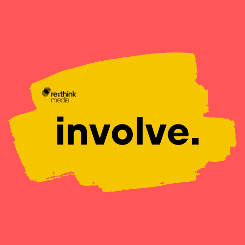 Bild von türkisem Hintergrund mit schwarzer Schrift mit dem Text "involve".